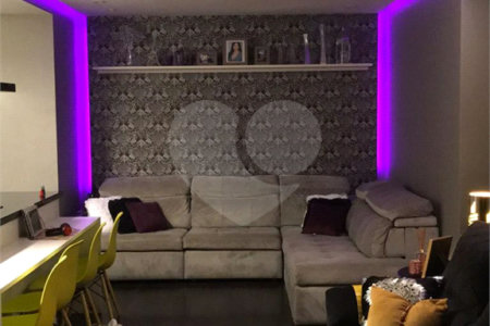 Apartamento à venda com 3 quartos, sendo 1 suíte,  em Vila Anastácio, São Paulo, SP