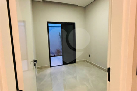Casa à venda com 3 quartos, sendo 1 suíte, no condomínio Vila Ytu, Indaiatuba - SP