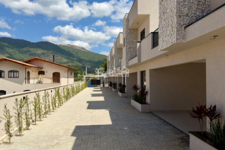 Casa à venda com 3 suítes no condomínio Celina Residencial, Atibaia - SP