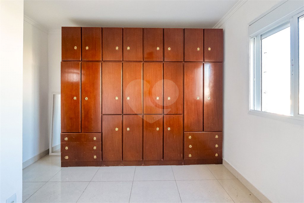 Apartamento à venda com 3 quartos, sendo 1 suíte, em Jardim Parque Morumbi, São Paulo, SP