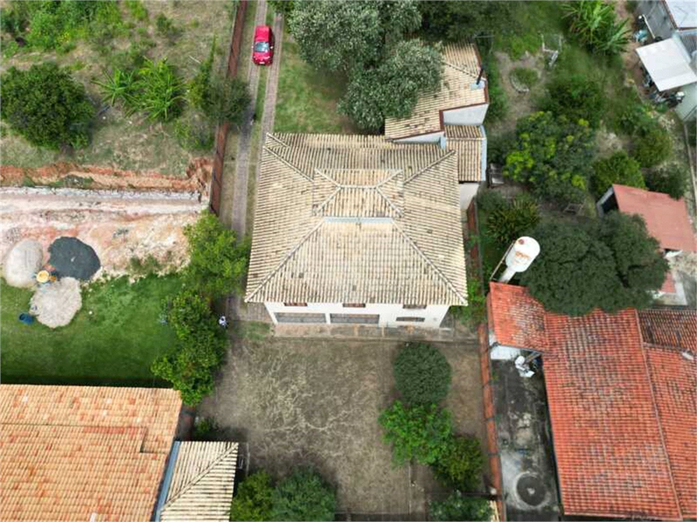 Chácara à venda com 3 quartos, sendo 1 suíte, em Colinas de Indaiatuba, Indaiatuba, SP
