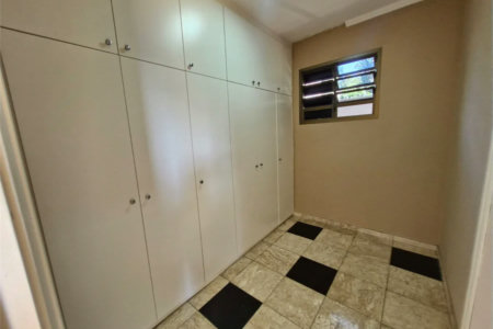 Casa à venda com 4 suítes no condomínio Villa Viana II, Cotia - SP