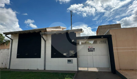 Casa para alugar com 2 quartos, sendo 1 suíte,  em Parque dos Ipês III, Ponta Porã, MS