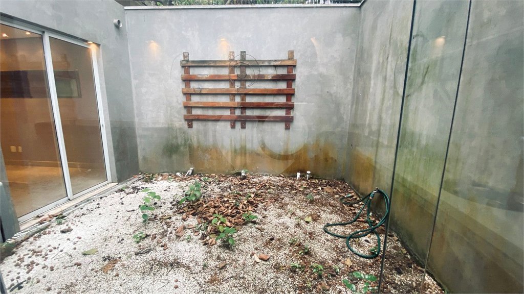 Casa à venda com 3 suítes no condomínio Vilas 2, São Paulo - SP
