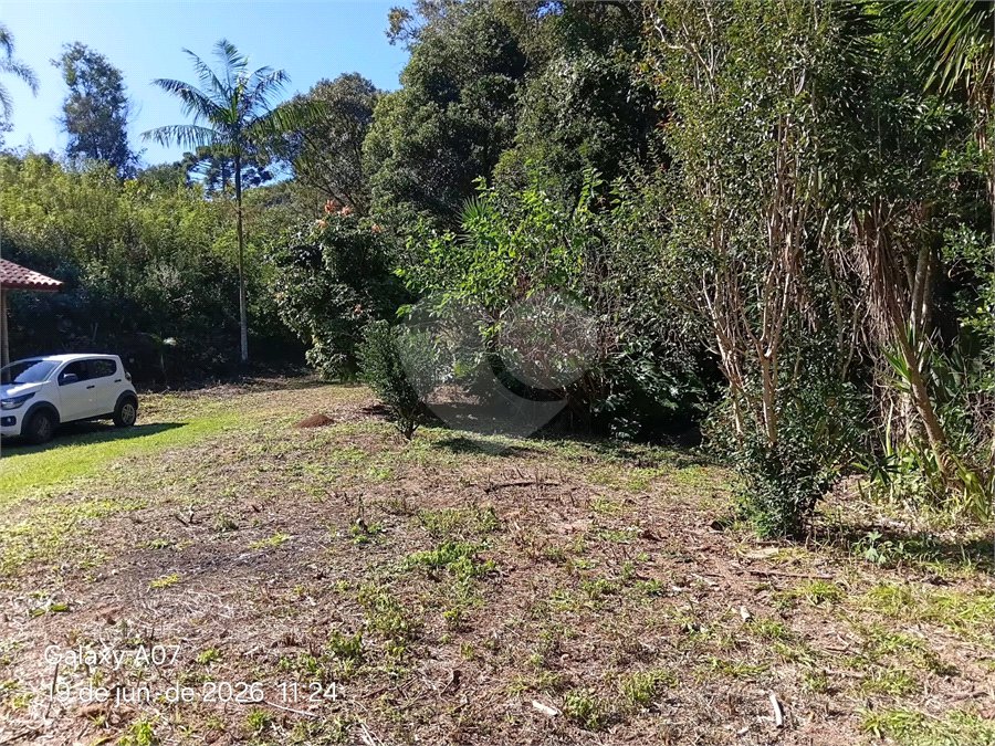 Chácara à venda com 3 quartos, sendo 1 suíte, no Centro (canguera), São Roque, SP