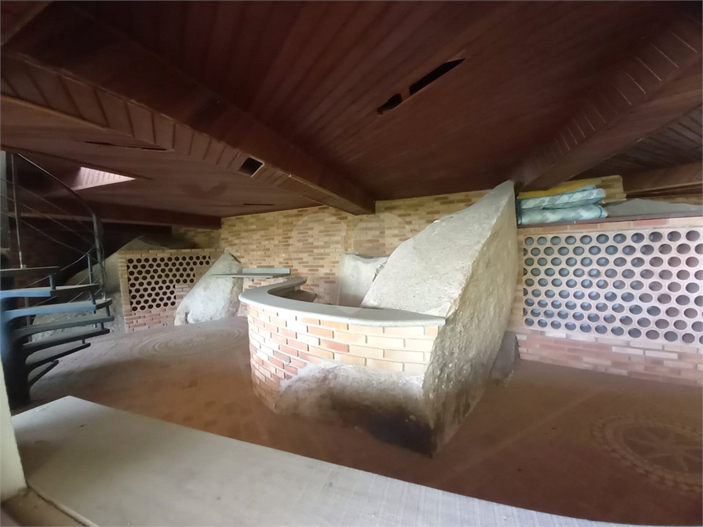 Casa à venda com 14 quartos, sendo 10 suítes, no condomínio Rua do Observatorio 2270, Vinhedo - SP