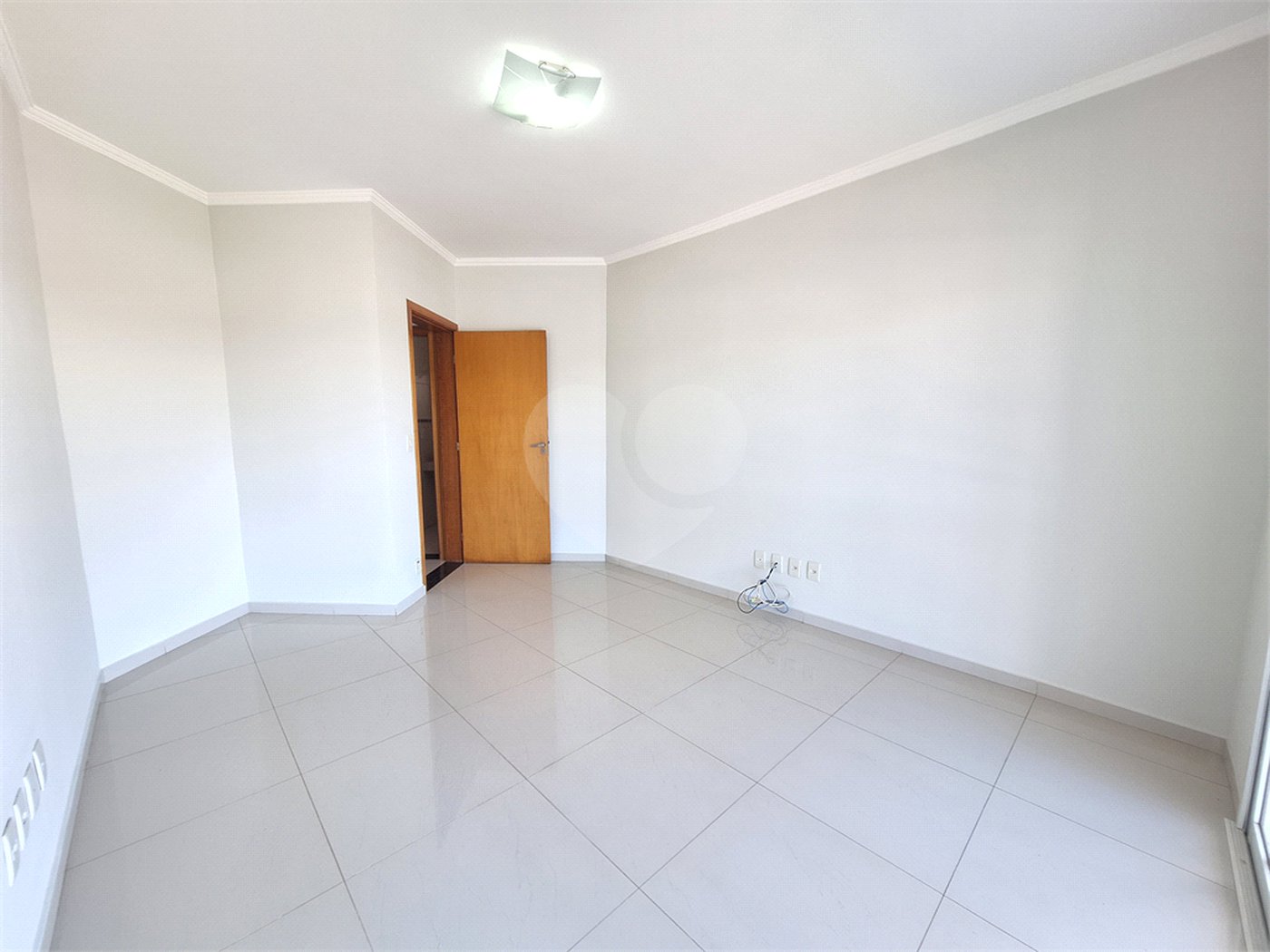 Casa à venda com 4 suítes no condomínio Terras de São Francisco, Vinhedo - SP