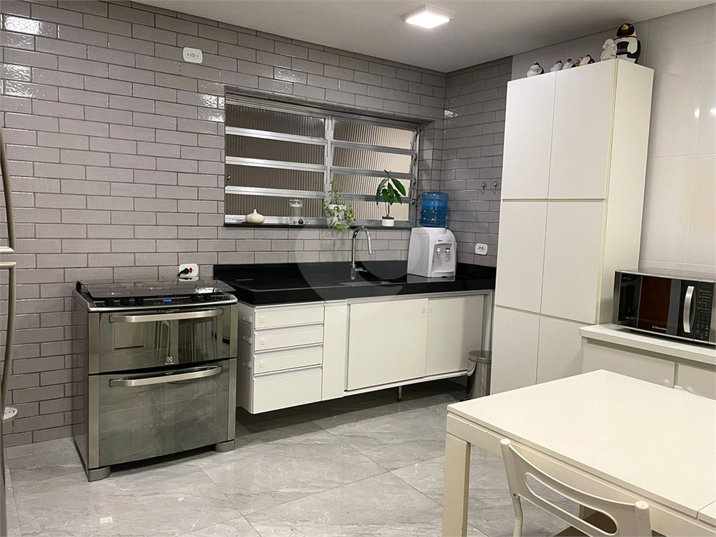 Sobrado à venda com 5 quartos, sendo 1 suíte, em Alto da Boa Vista, São Paulo, SP
