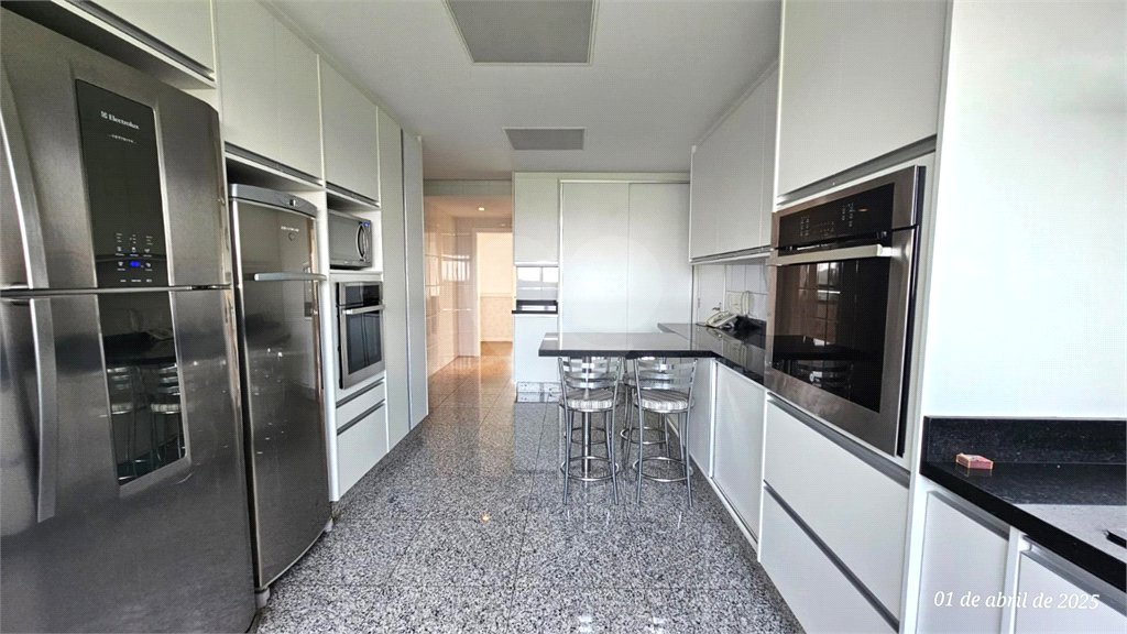 Apartamento com 4 suítes a venda no Alto da Boa Vista