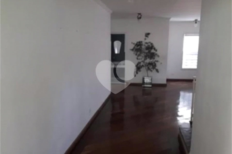 Casa à venda com 4 suítes no condomínio Suíça da Cantareira, Mairiporã - SP