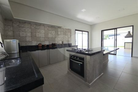 Casa à venda com 3 suítes no condomínio Village Ipanema I, Araçoiaba da Serra - SP