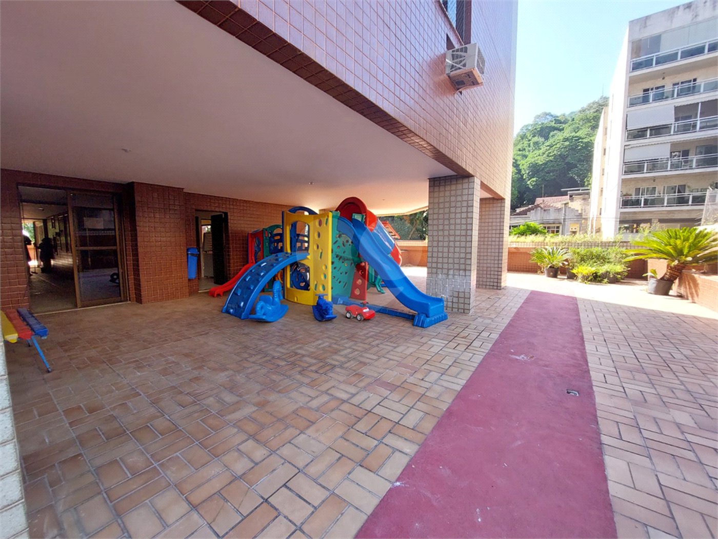 Apartamento à venda com 4 quartos, sendo 1 suíte, em Tijuca, Rio de Janeiro, RJ
