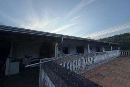 Casa Térrea à venda com 9 quartos, sendo 2 suítes, no condomínio Seranila, Monte Mor - SP
