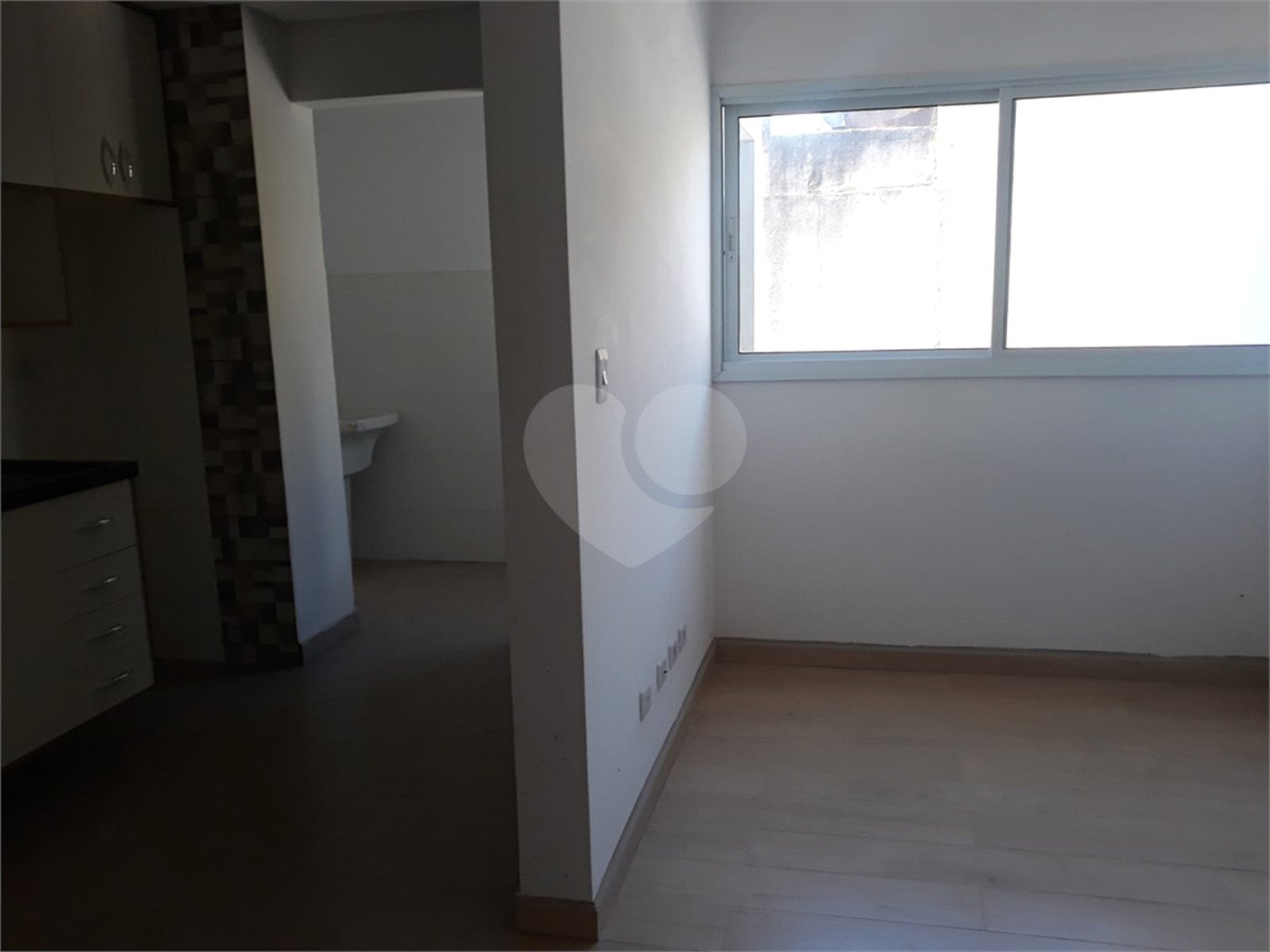 Apartamento à venda ou para alugar com 2 quartos, sendo 1 suíte, em Jardim Flórida, São Roque, SP