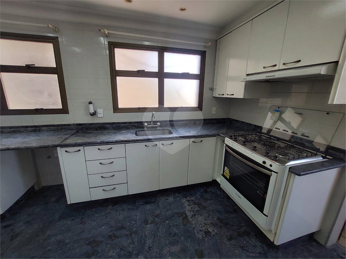 Apartamento para alugar com 3 quartos, sendo 1 suíte,  no Centro, Indaiatuba, SP