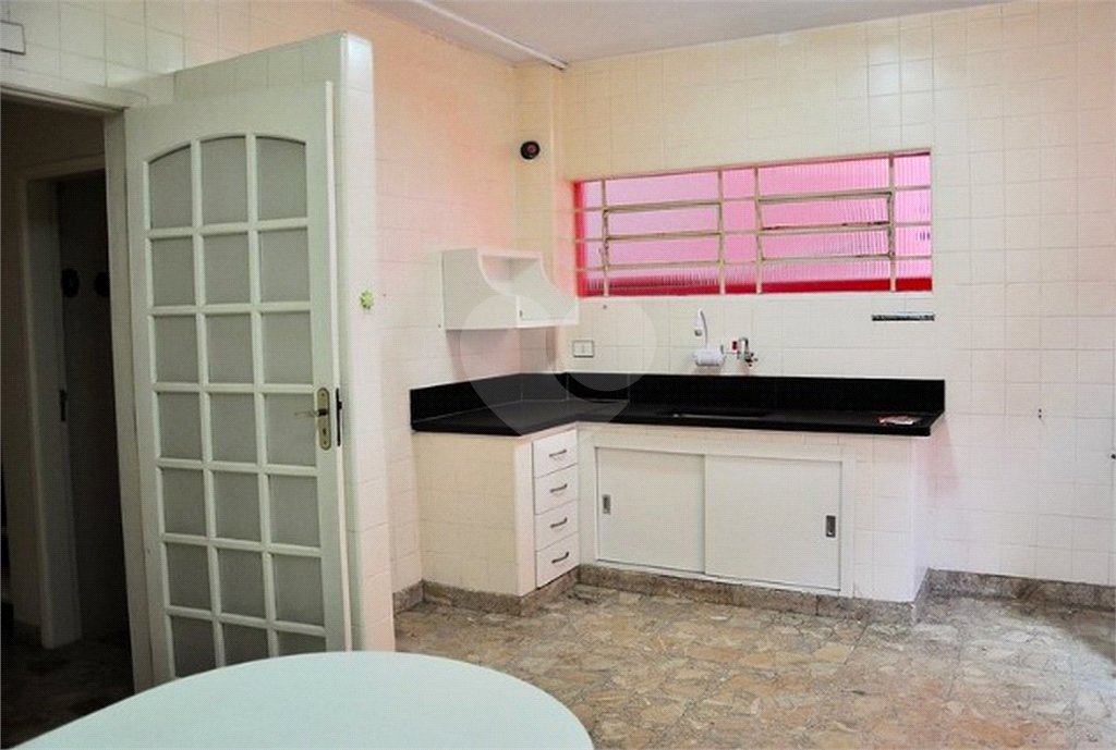 Sobrado à venda com 4 quartos, sendo 2 suítes,  em Campo Belo, São Paulo, SP