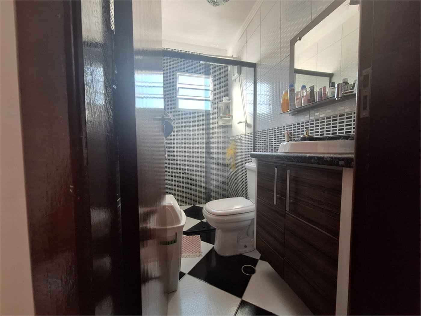 Sobrado à venda com 4 quartos, sendo 1 suíte,  em Vila São Geraldo, São Paulo, SP