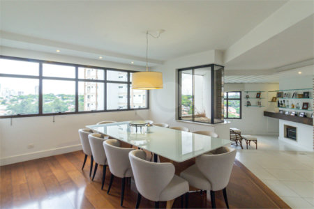 Apartamento à venda com 4 quartos, sendo 3 suítes, em Campo Belo, São Paulo, SP