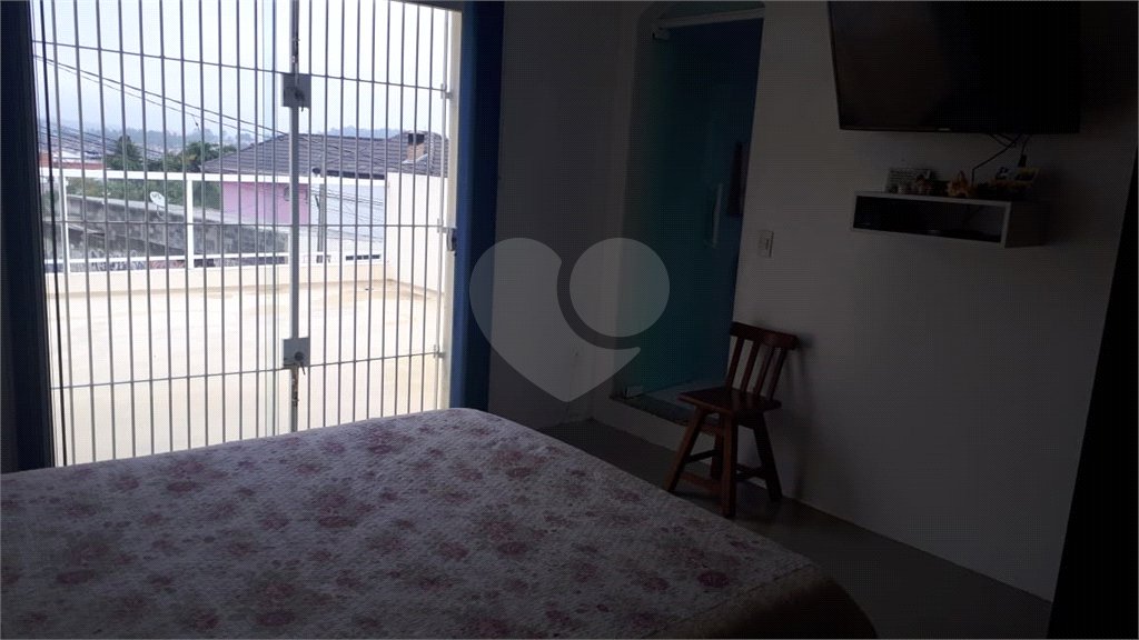 Sobrado à venda com 3 quartos, sendo 1 suíte,  em Vila Caputera, Mogi das Cruzes, SP