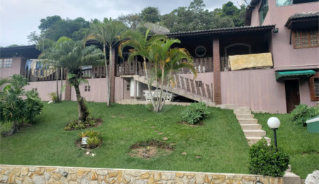 Casa à venda com 3 suítes no condomínio Alpes da Cantareira, Mairiporã - SP