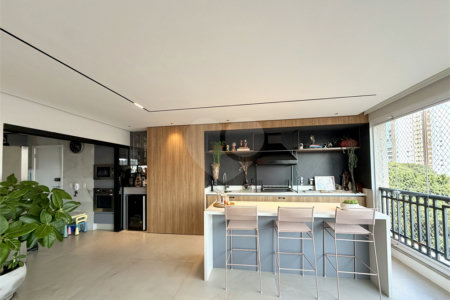 Apartamento à venda com 3 suítes em Vila Romana, São Paulo, SP