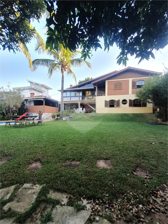 Casa à venda com 4 quartos, sendo 2 suítes,  no condomínio Vinhas da Vista Alegre - Lado Café, Vinhedo - SP