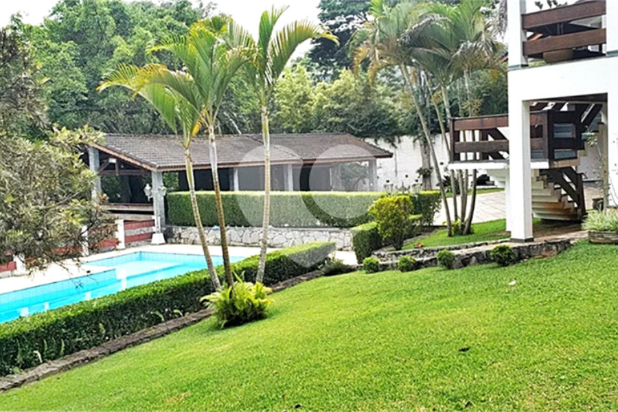 Casa à venda com 4 suítes no condomínio Alpes da Cantareira, Mairiporã - SP