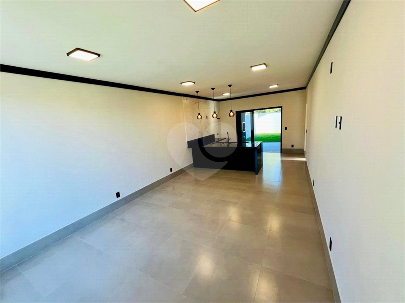 Casa à venda com 3 quartos, sendo 1 suíte,  no condomínio Cerejeiras, Araçoiaba da Serra - SP
