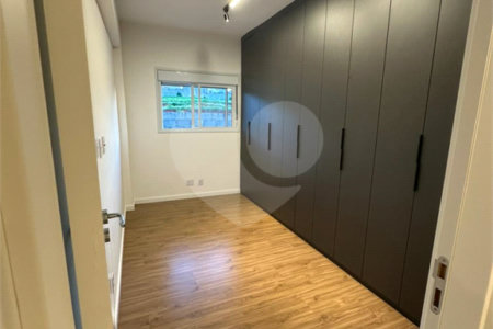 Apartamento à venda com 2 quartos, sendo 1 suíte, em Bairro do Cambará, São Roque, SP