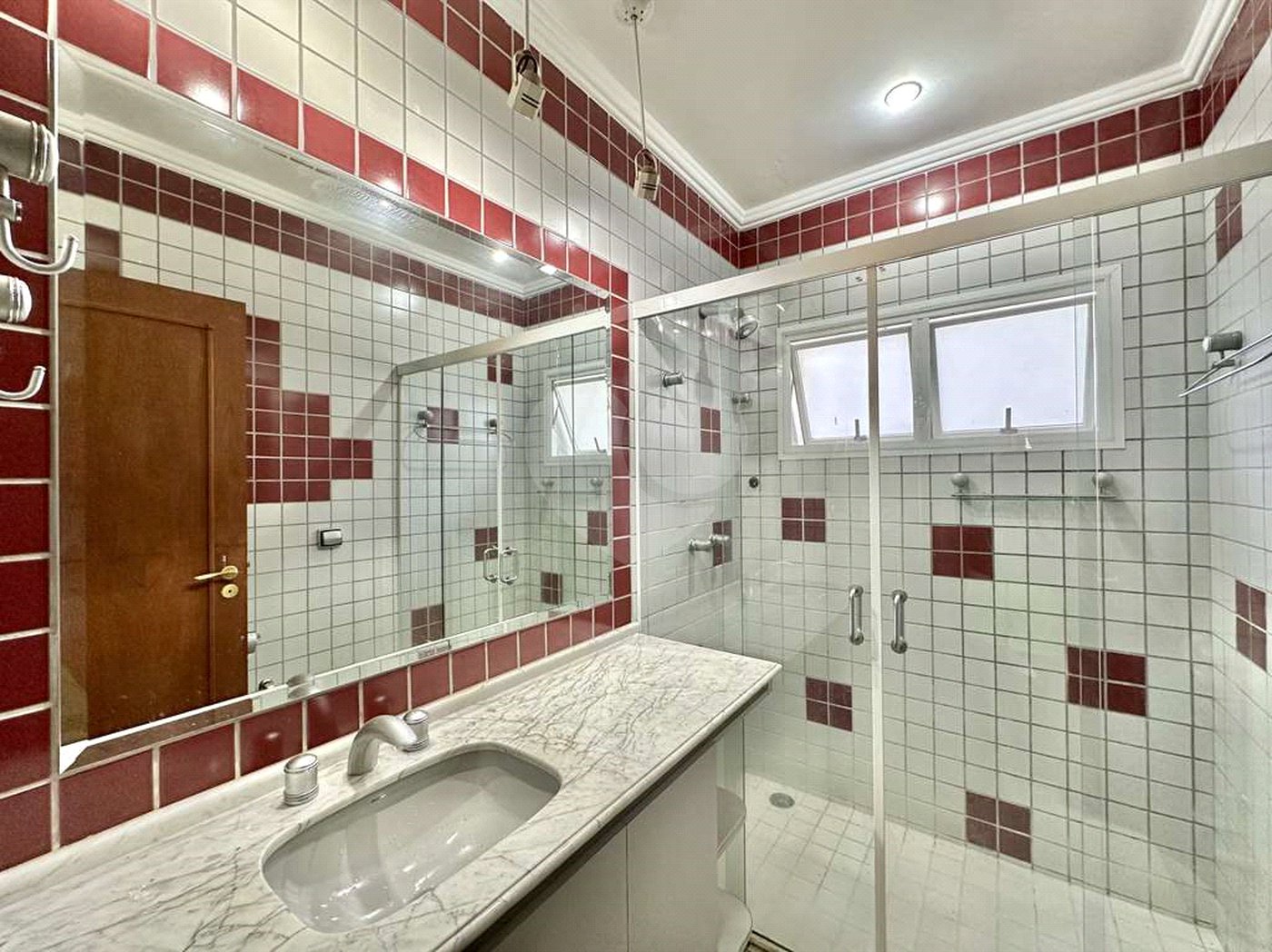 Casa à venda com 4 quartos, sendo 2 suítes,  no condomínio São Paulo Ii, Cotia - SP