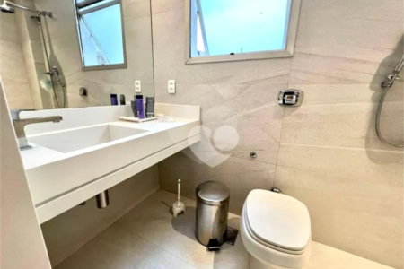 Apartamento à venda com 3 quartos, sendo 1 suíte,  em Lagoa, Rio de Janeiro, RJ