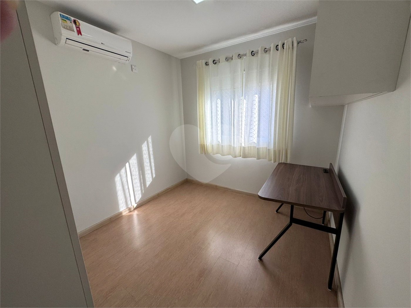 Apartamento para alugar com 3 quartos, sendo 1 suíte,  em Pinheiros, São Paulo, SP