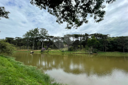 Casa à venda com 4 suítes no condomínio Jardim das Palmeiras, Bragança Paulista - SP