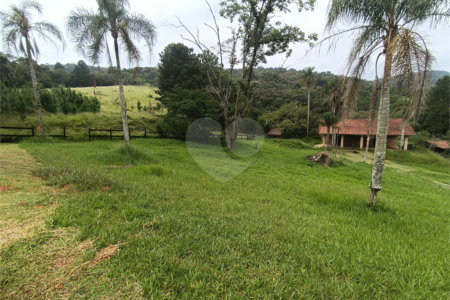 Sítio à venda com 6 quartos, sendo 5 suítes,  em Alto da Serra (mailasqui), São Roque, SP