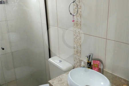 Sobrado à venda com 3 quartos, sendo 1 suíte,  em Jardim Santa Rita de Cássia, Suzano, SP