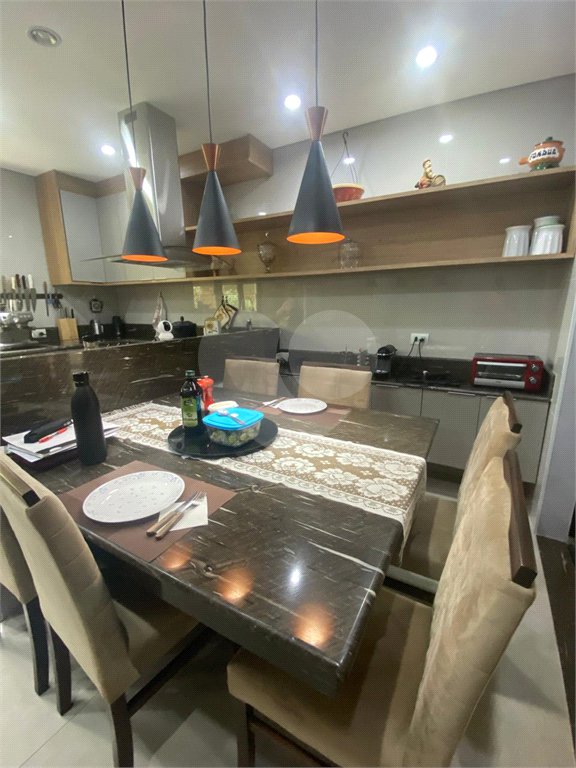 Casa à venda com 4 suítes no condomínio Vale da Santa Fé, Vinhedo - SP