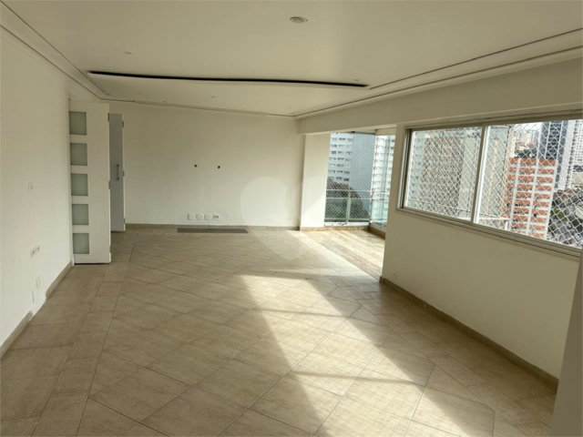 Apartamento para alugar com 3 suítes em Santana, São Paulo, SP