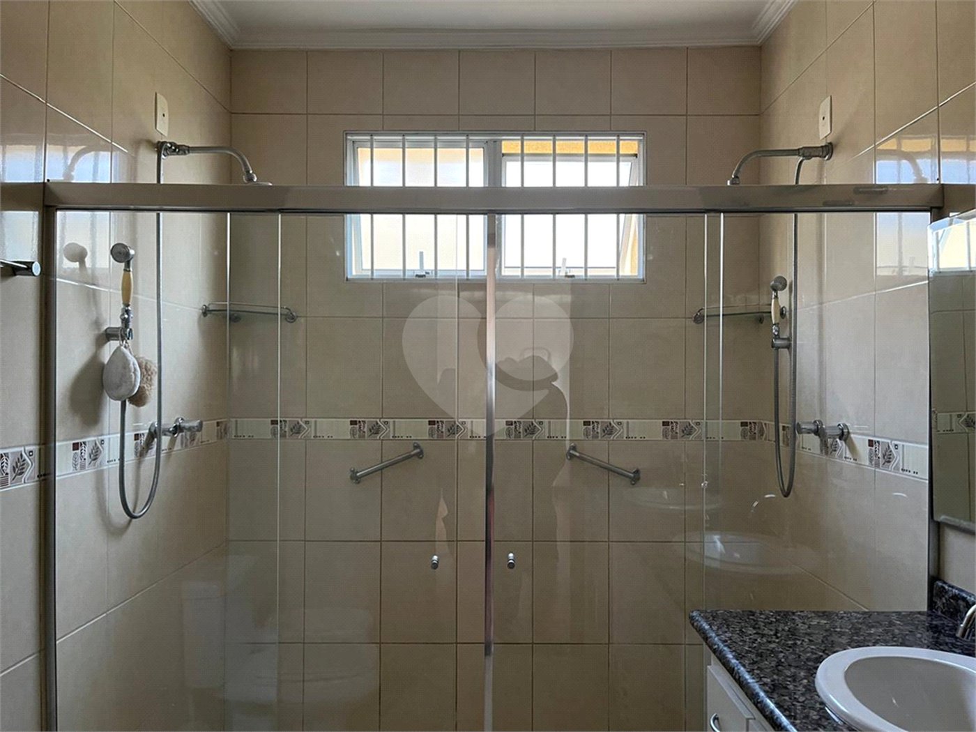 Sobrado à venda com 4 quartos, sendo 1 suíte,  em Vila Cordeiro, São Paulo, SP