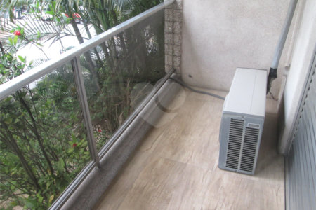 Casa à venda com 4 quartos, sendo 2 suítes, em Jardim Guedala, São Paulo, SP