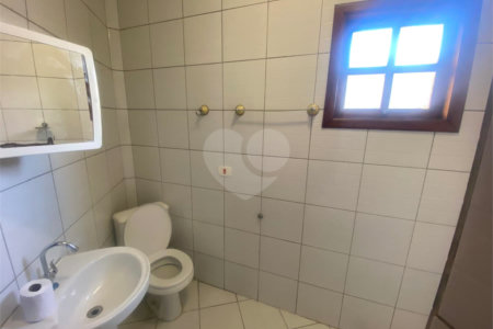 Casa à venda com 3 quartos, sendo 1 suíte,  em Vila Nova Cintra, Mogi das Cruzes, SP