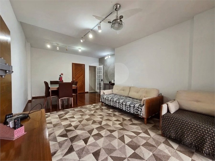 Apartamento à venda com 2 quartos, sendo 1 suíte,  em Laranjeiras, Rio de Janeiro, RJ