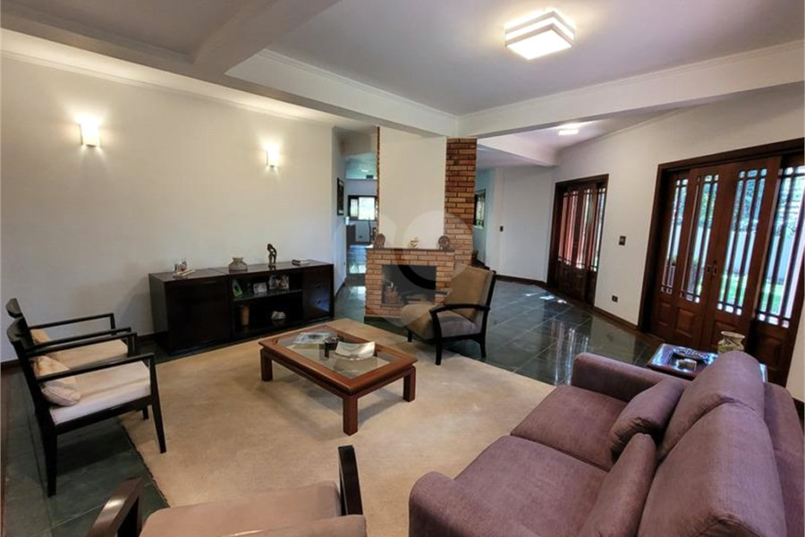 Casa à venda com 4 quartos, sendo 2 suítes, no condomínio Alpes da Cantareira, Mairiporã - SP