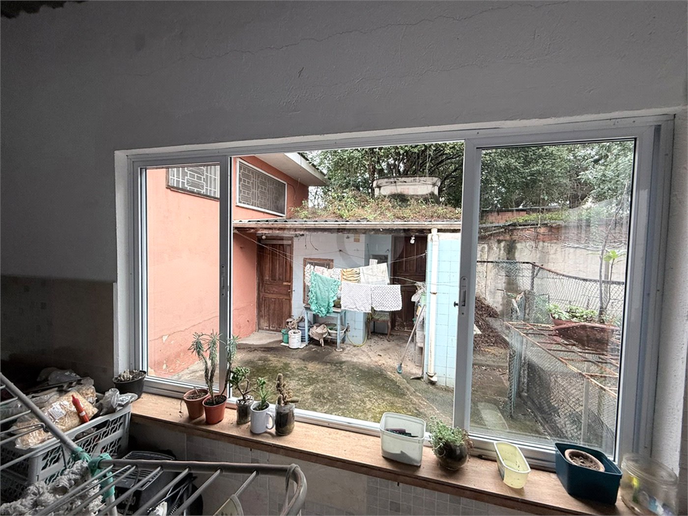 Casa à venda com 3 quartos, sendo 1 suíte, em Chora Menino, São Paulo, SP