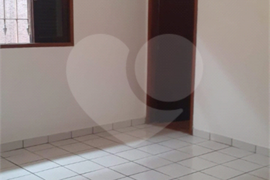 Casa à venda com 3 quartos, sendo 1 suíte,  em Parque Vitória, São Paulo, SP