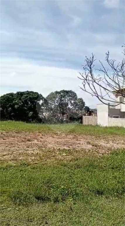Terreno à venda com 1 suíte no condomínio Bosque dos Cambarás, Valinhos - SP