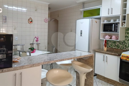 Sobrado à venda com 3 quartos em Vila Giordano, São Paulo, SP