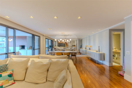 Apartamento à venda com 3 suítes em Chácara Santo Antônio, São Paulo, SP