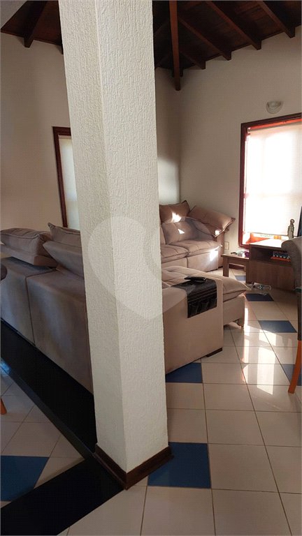 Casa à venda com 3 quartos, sendo 2 suítes, no condomínio Vinhas da Vista Alegre - Lado Sede, Vinhedo - SP