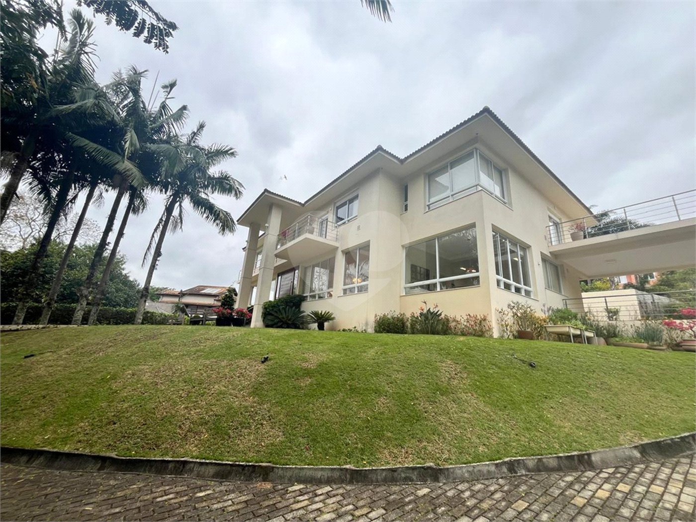 Casa à venda com 5 suítes no condomínio Cantareira, Mairiporã - SP