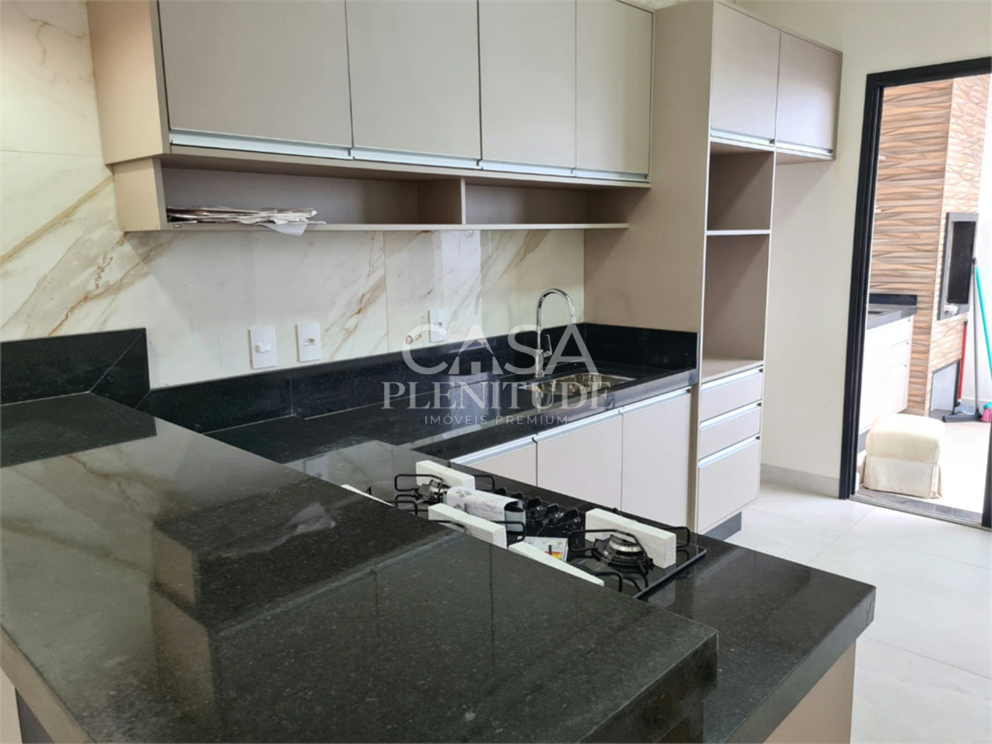 Casa em condomínio à venda com 5 quartos, sendo 3 suítes, em Wanel Ville, Sorocaba, SP
